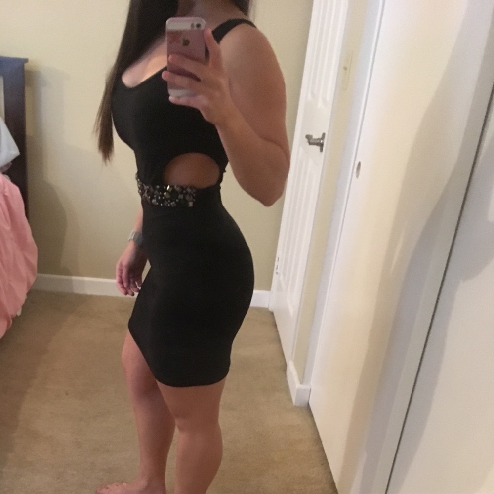 NWT Black dress & peephole on sides of waists